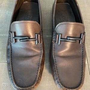 Tod’s leather driving loafers